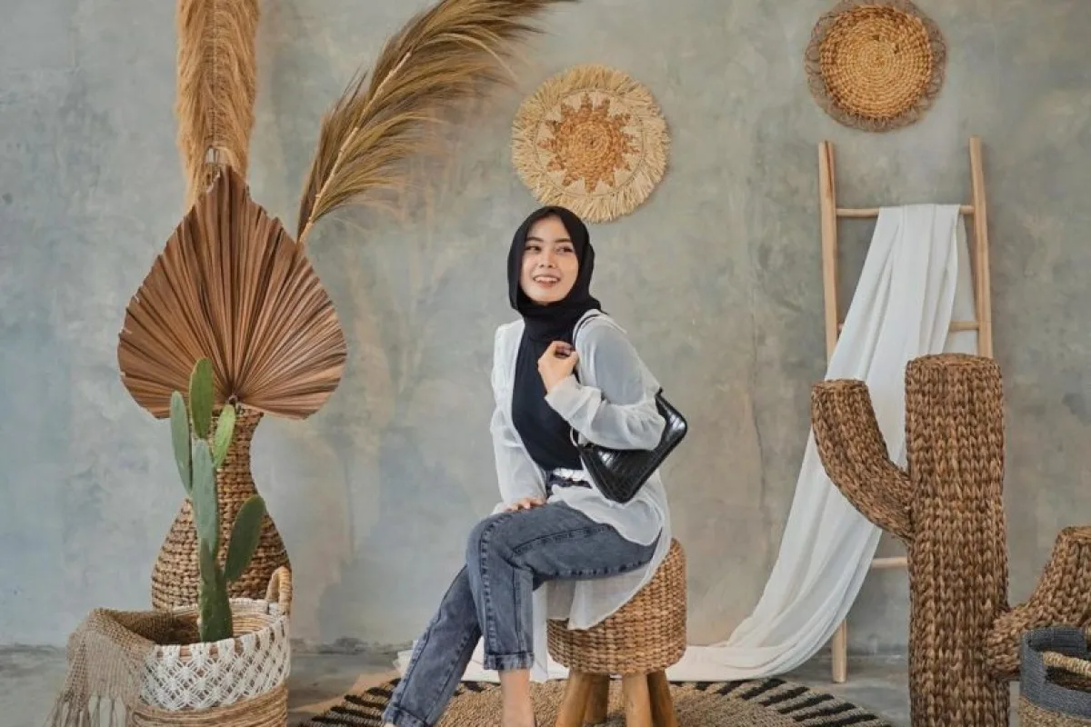 Satu Unggahan Sindiran Berujung Putus Kontrak: Kisah Selebgram Irenna Kristyn dan Aksi Greenpeace di Bundaran HI