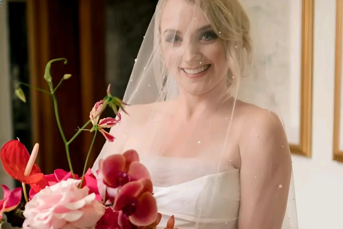 Kabar Bahagia dari Dunia Sihir! Evanna Lynch (Luna Lovegood) Resmi Menikah, Intip Momen Pesta Vegan yang Magis
