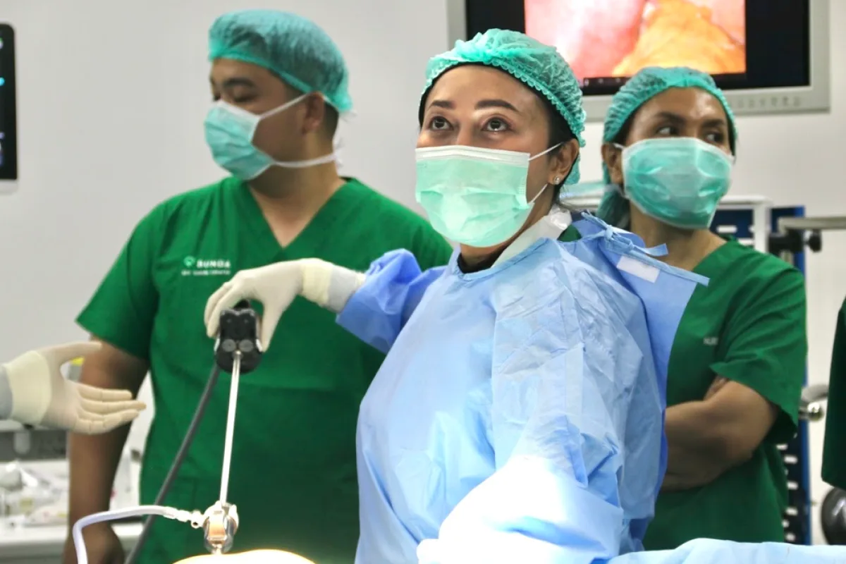 Teknologi Bedah Robotik, Siapa yang Sebenarnya Beroperasi, Robot atau Dokter?