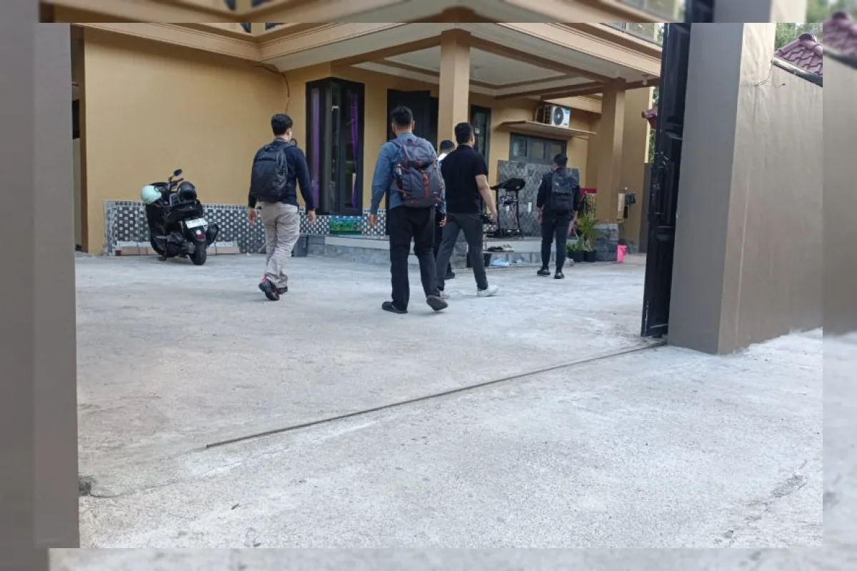 KPK Geledah Rumah Pengusaha Pacitan Terkait Korupsi Bupati Ponorogo