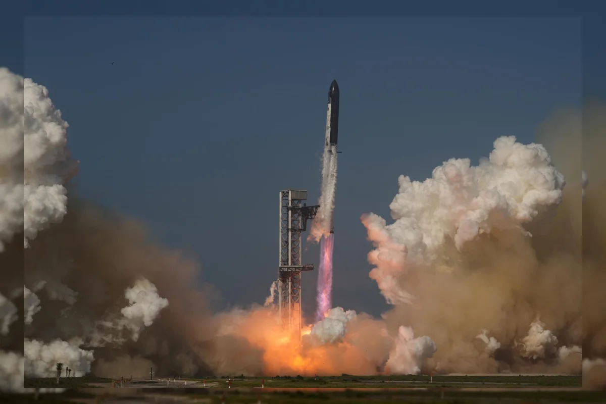 SpaceX Luncurkan Starship Terbesar dalam Uji Terbang