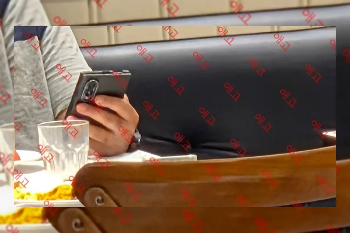 Galaxy Z Fold 8 Terlihat di Dunia Nyata, Bawa Desain Lebar dan Kamera Ganda