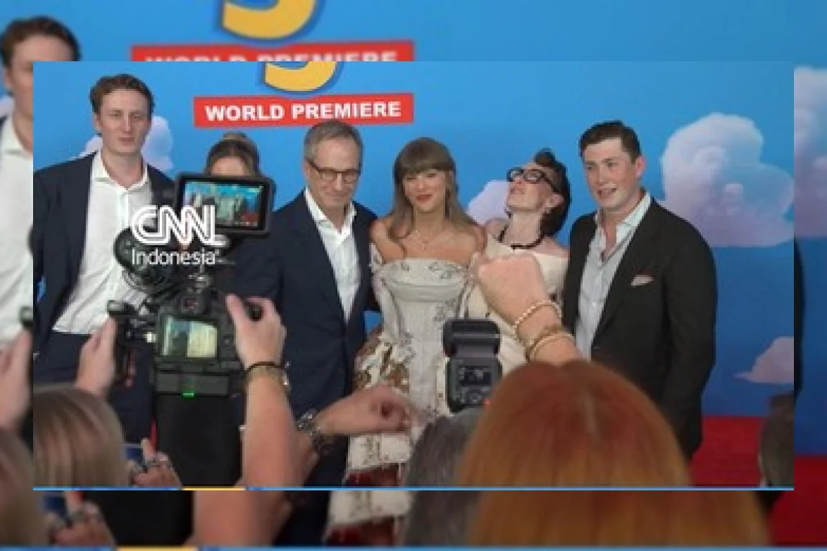 Taylor Swift Hadiri Premiere Toy Story 5 di Hollywood