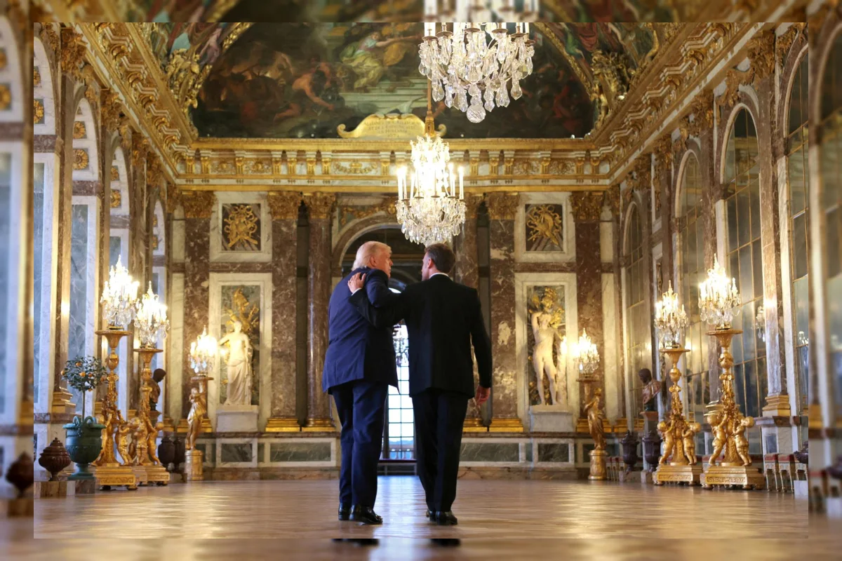 Trump Teken Kesepakatan Iran di Istana Versailles Saat Jamuan Makan Malam