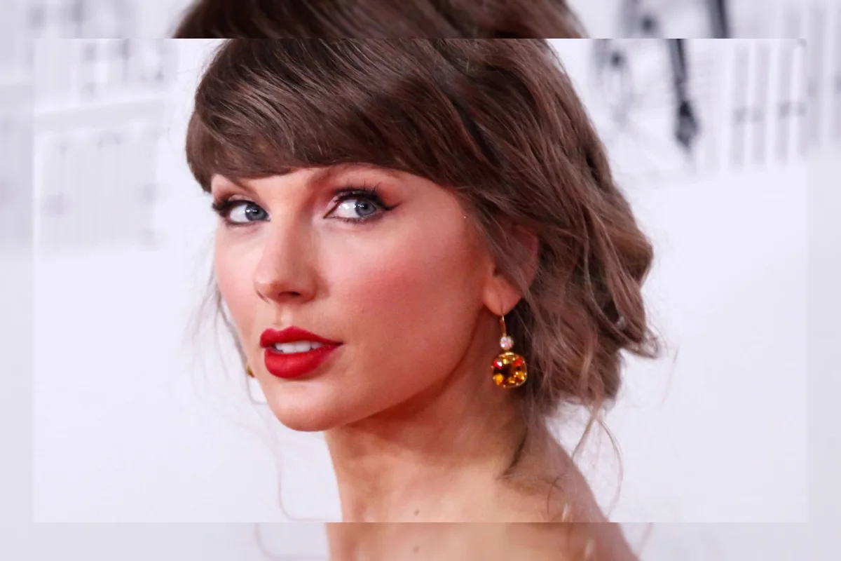Tenda di Dekat Rumah Taylor Swift Picu Spekulasi Pernikahan