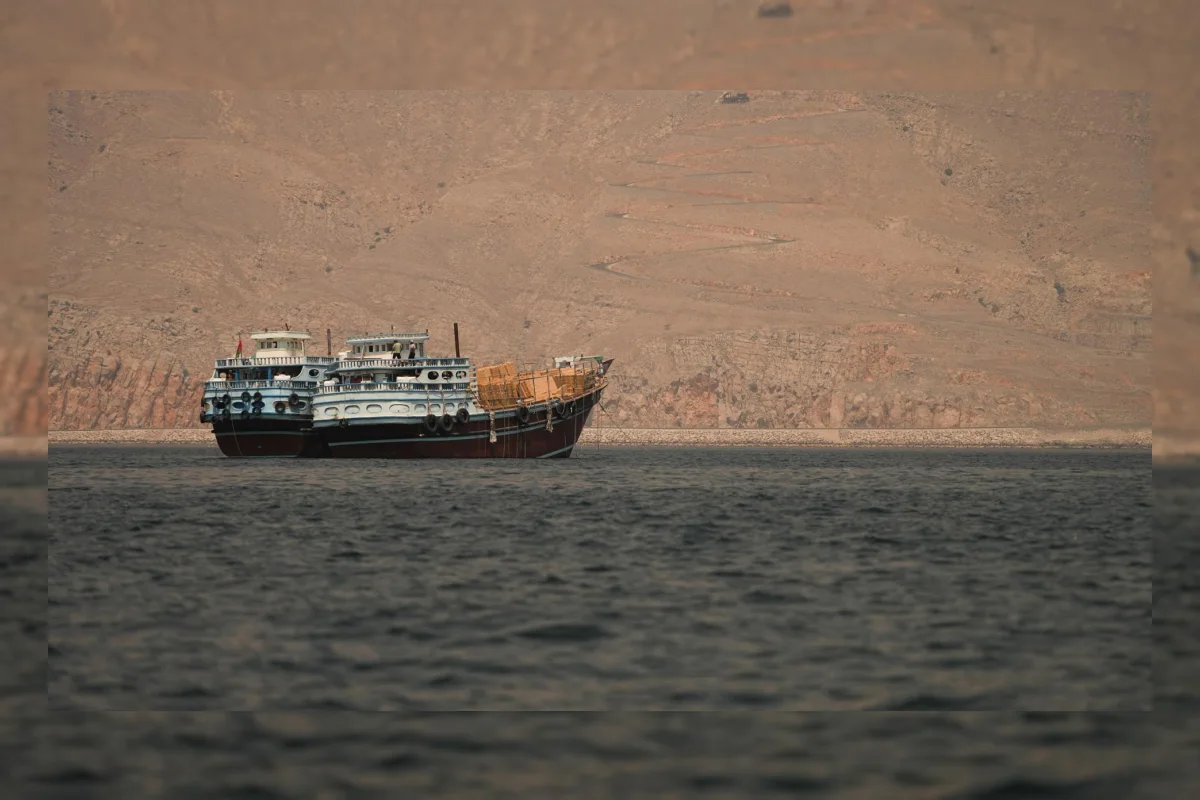 Masa Depan Selat Hormuz Masih Belum Pasti Meski Lalu Lintas Kapal Mulai Meningkat