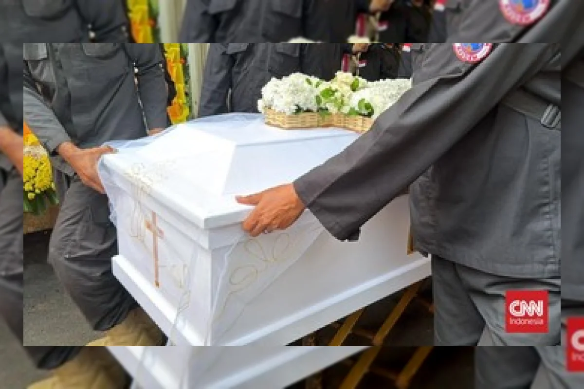 Peti Jenazah Temon Dibawa ke TPU Tanah Kusir usai Ibadah Pelepasan