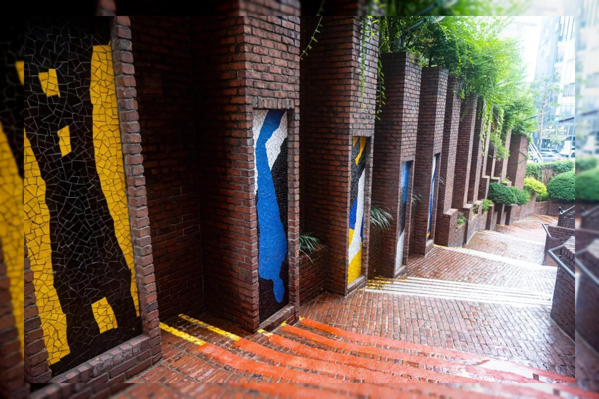 Gereja Tanpa Salib? Menjelajahi Tempat Ibadah Paling Unik di Korea