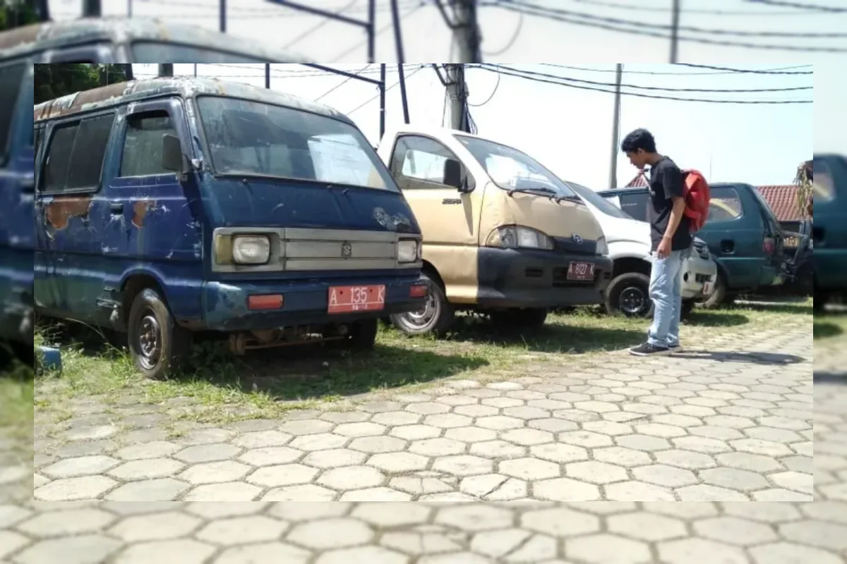 Pemkab Pandeglang Lelang 45 Kendaraan Dinas Rusak Parah, Target Rp30 Juta