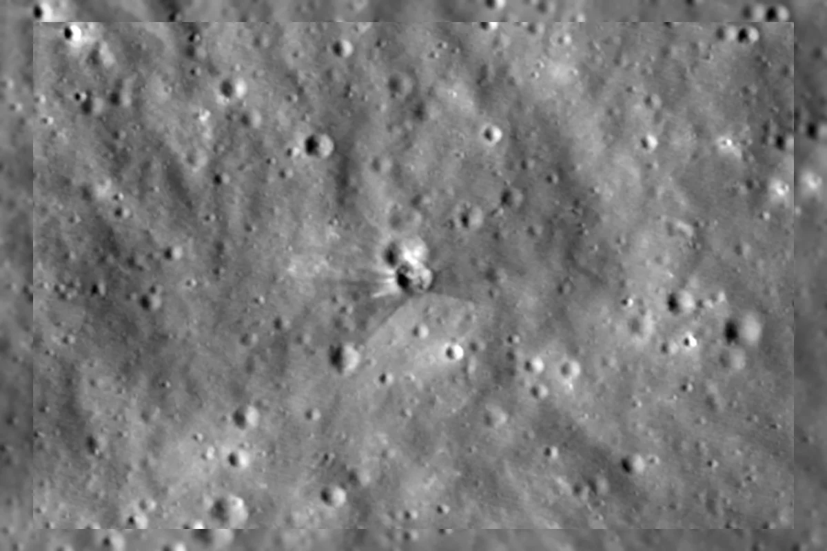 Foto Baru NASA Perlihatkan Kawah Bulan Akibat Roket SpaceX