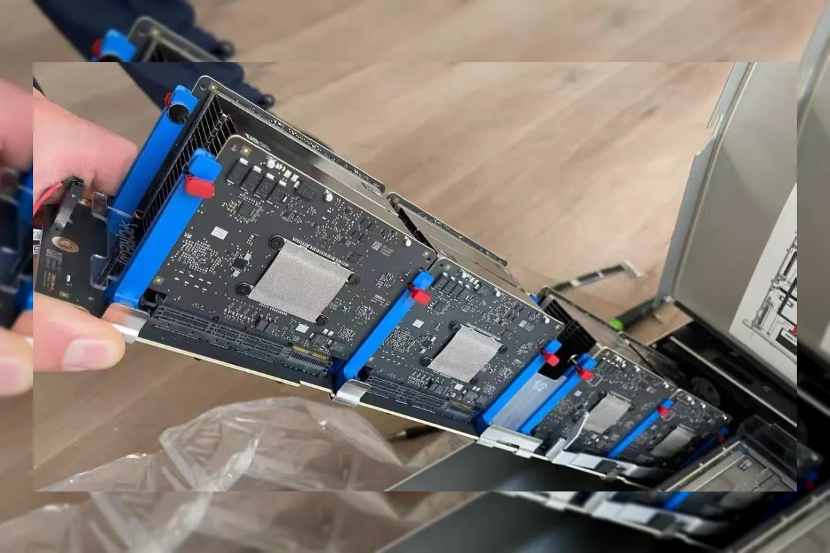 Foto Bocor Ungkap Server Cloud Apple Pakai Chip M5