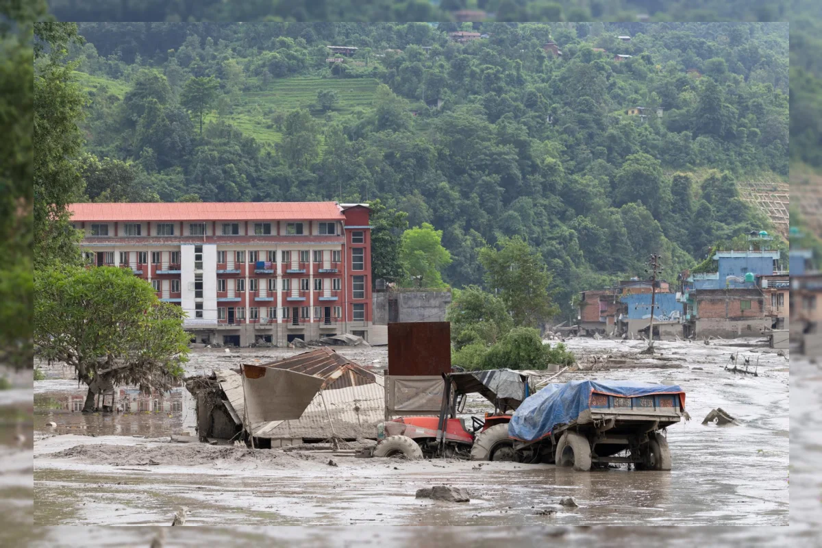Longsoran Gletser Diduga Picu Banjir Bandang Mematikan di Nepal