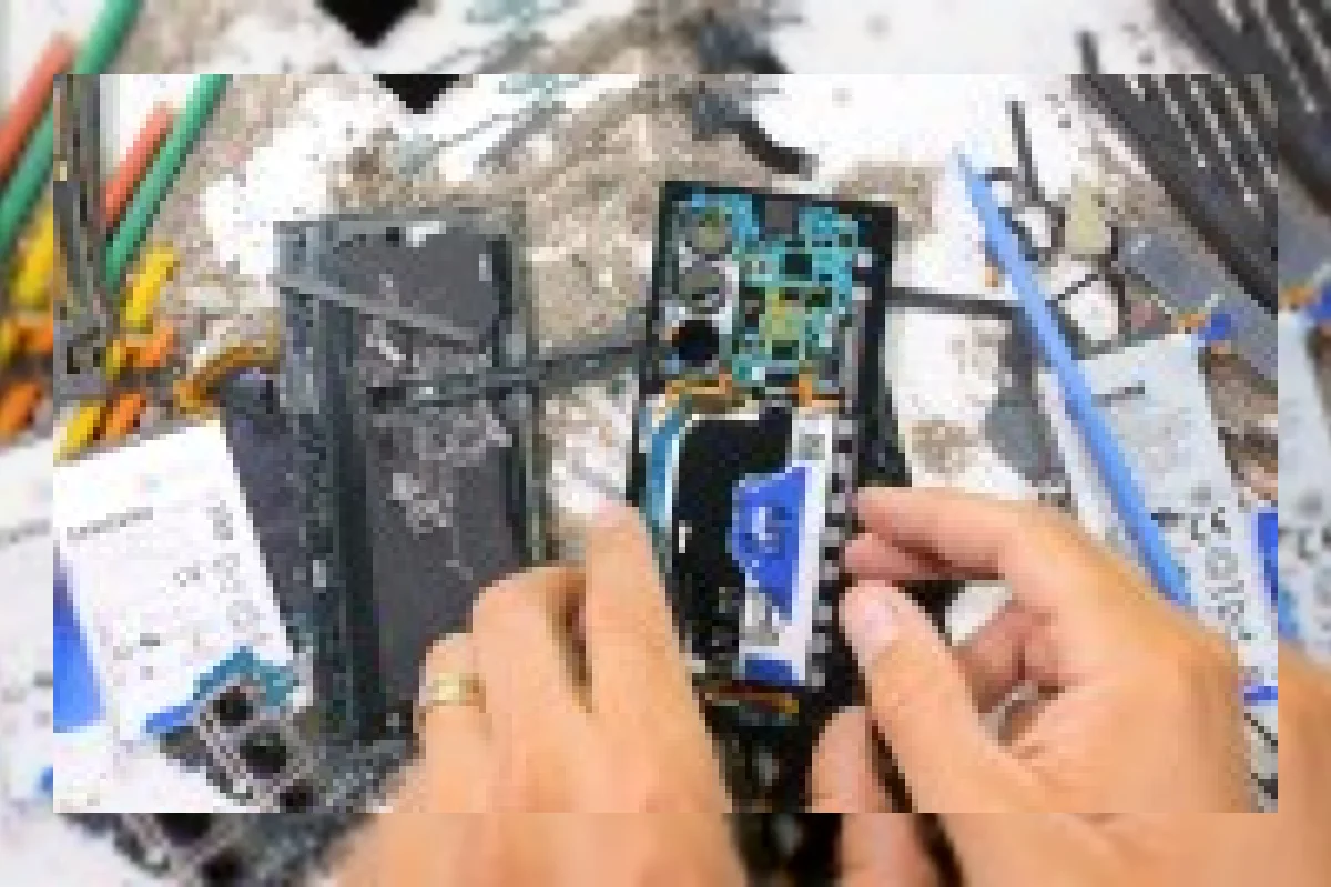 Hasil Uji Tekuk Galaxy Z Fold8 Ultra: Bertahan di Tes Pertama, Langsung Rusak di Tes Kedua