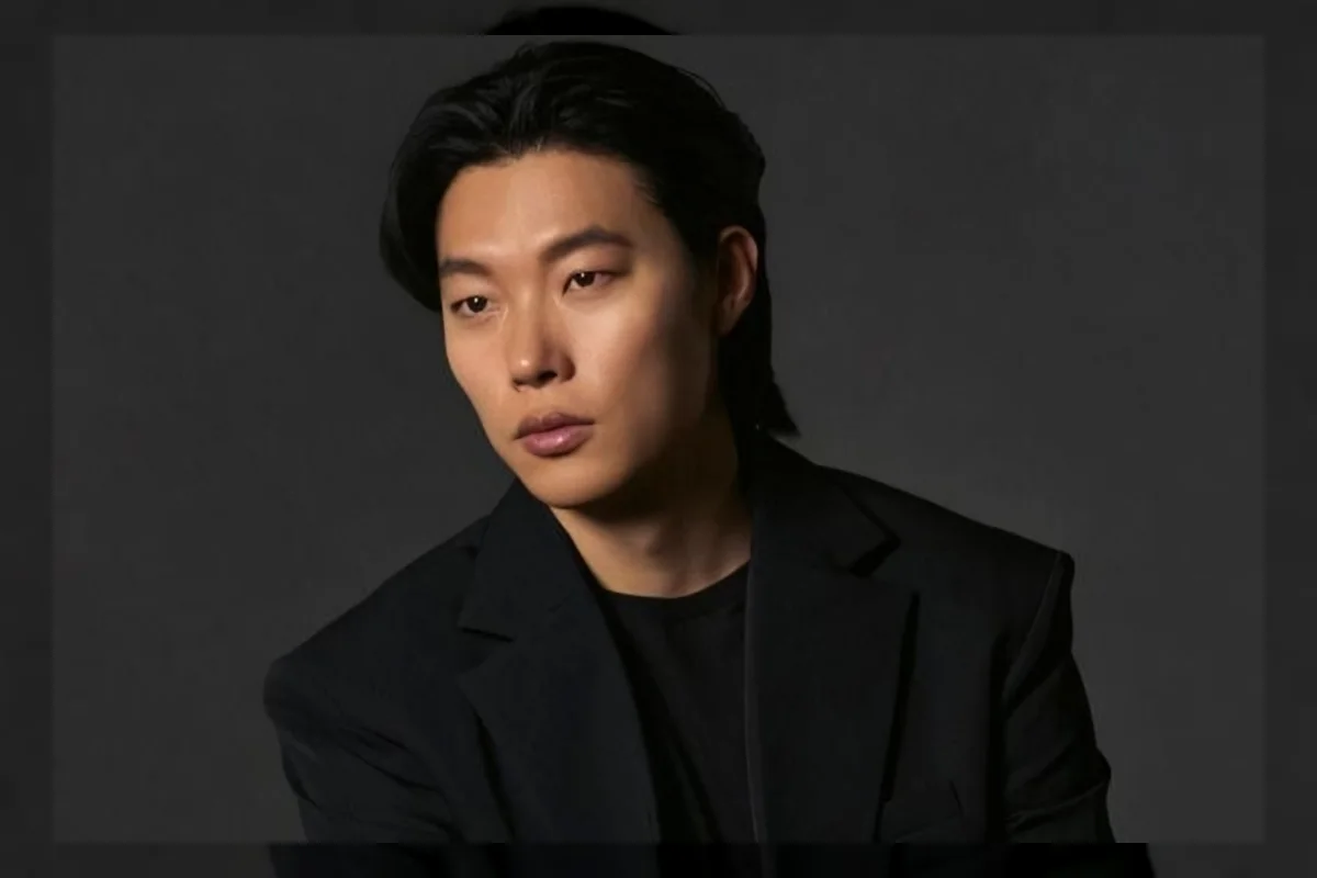 Ryu Jun-yeol Bongkar Rahasia Perankan Dua Karakter di Serial Netflix 'Mousetrap