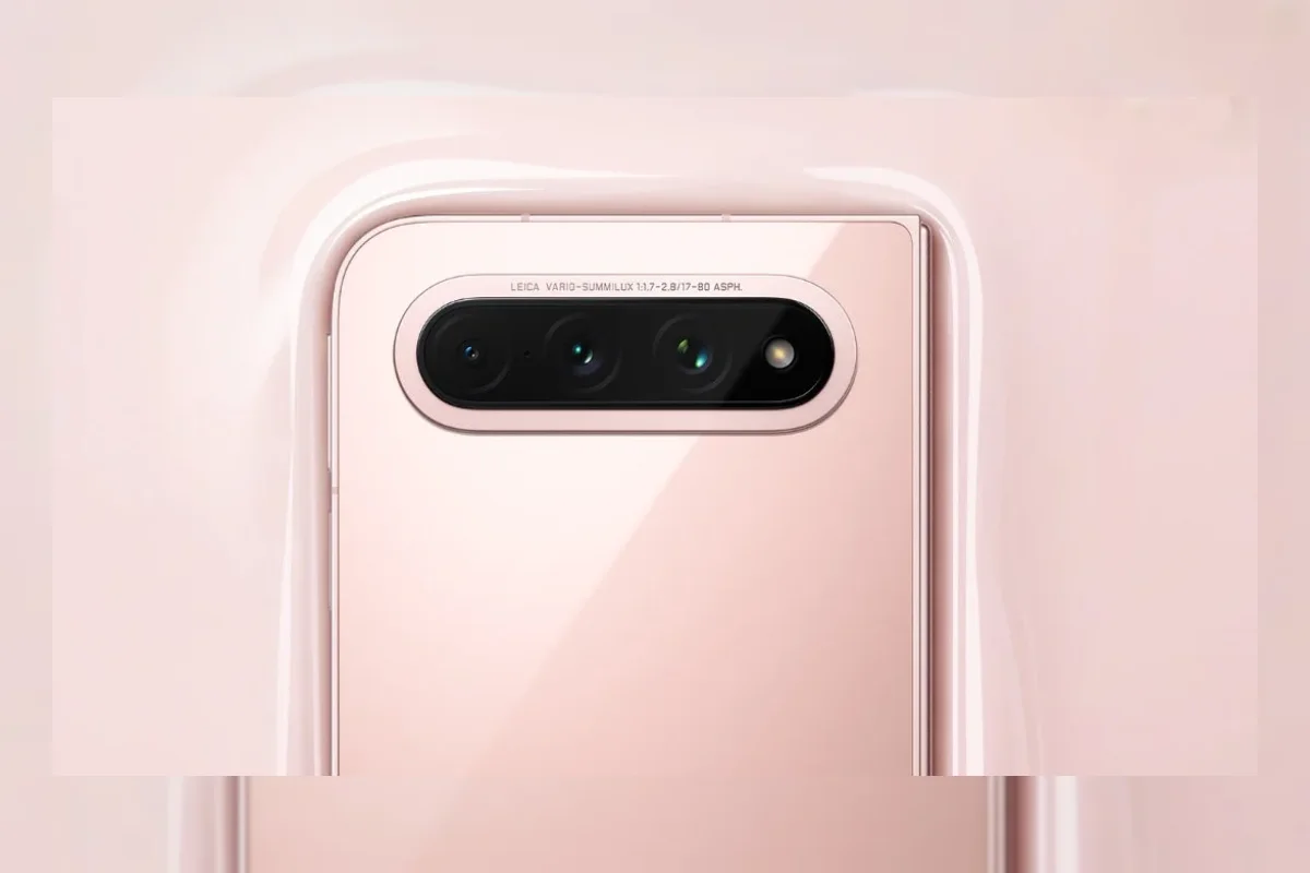 Xiaomi 18 Fold Ceramic Special Edition dengan warna pink