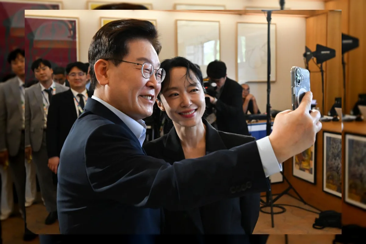 Presiden Korea Selatan Lee Jae Myung dalam diskusi meja bundar di Saint-Paul-de-Vence, Prancis