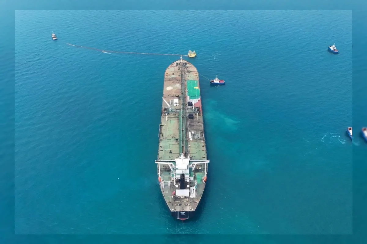 Kapal tanker minyak di perairan Irak
