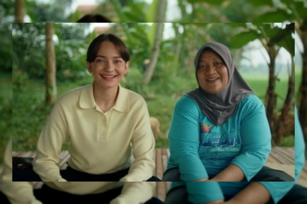 Poster film Agensi Rumah Tangga yang dibintangi Enzy Storia