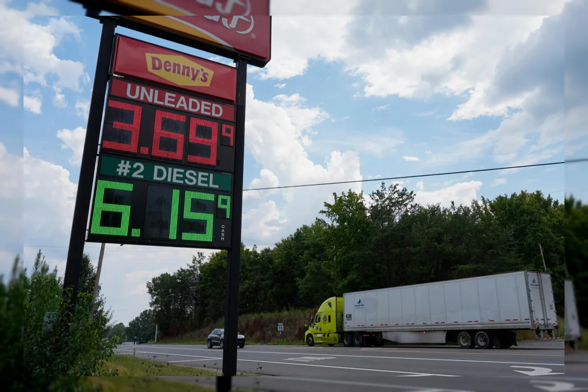 Harga bahan bakar minyak di Amerika Serikat melonjak akibat konflik Timur Tengah