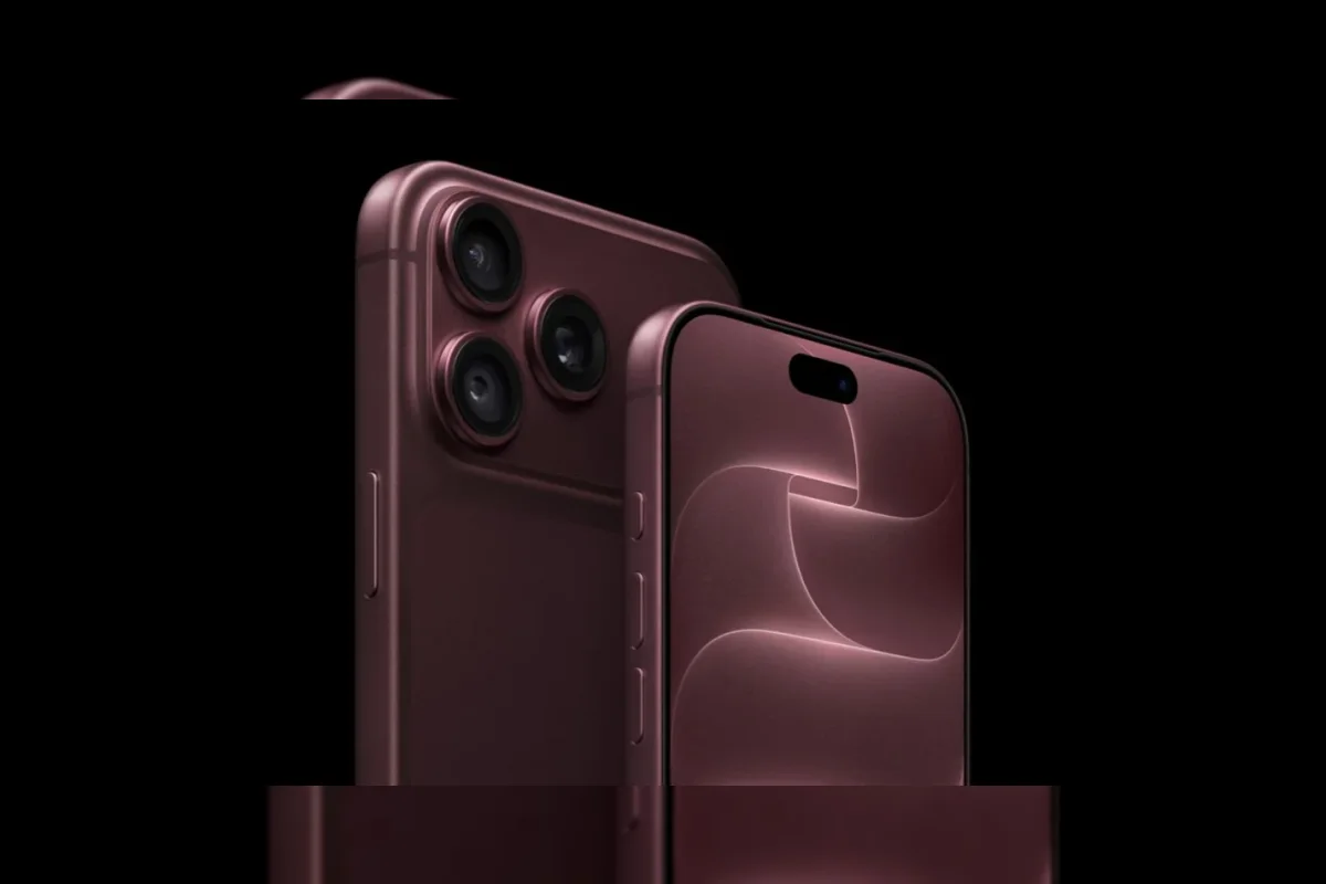 iPhone 18 Pro sedang diisi daya dengan adaptor USB-C