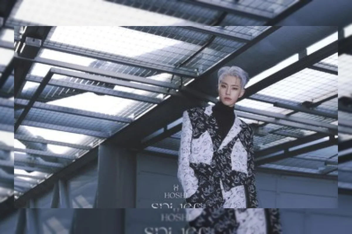 Hoshi SEVENTEEN saat menjalani wajib militer