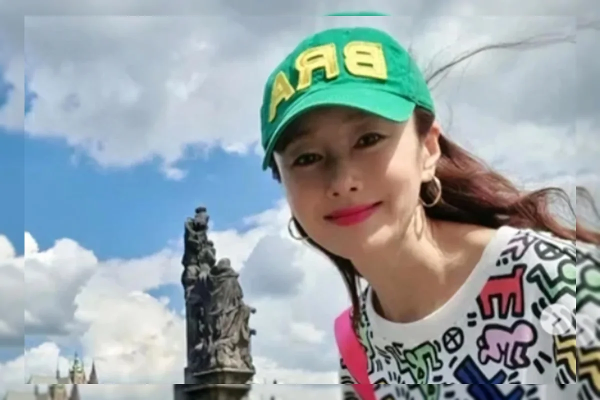 Ilustrasi bintang Korea yang mengubah hobi traveling menjadi bisnis travel