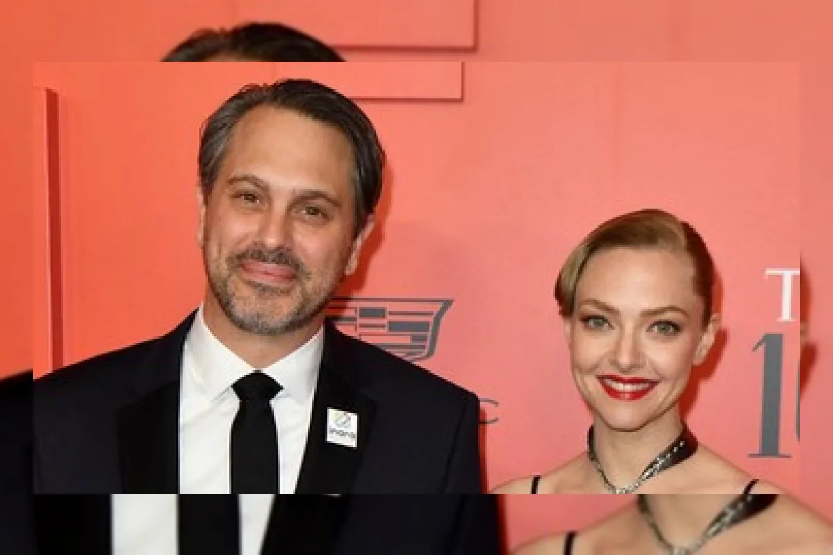 Amanda Seyfried dan Thomas Sadoski