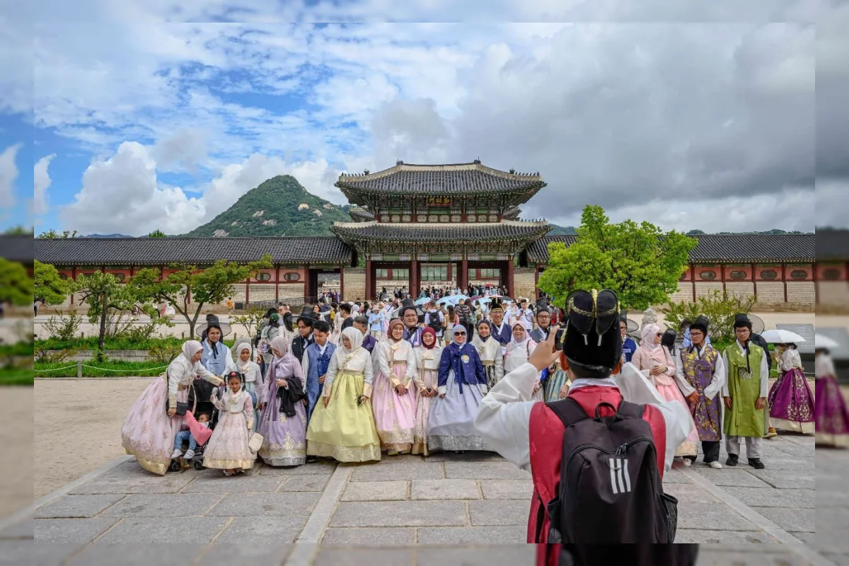Istana Gyeongbok di Korea saat libur Chuseok