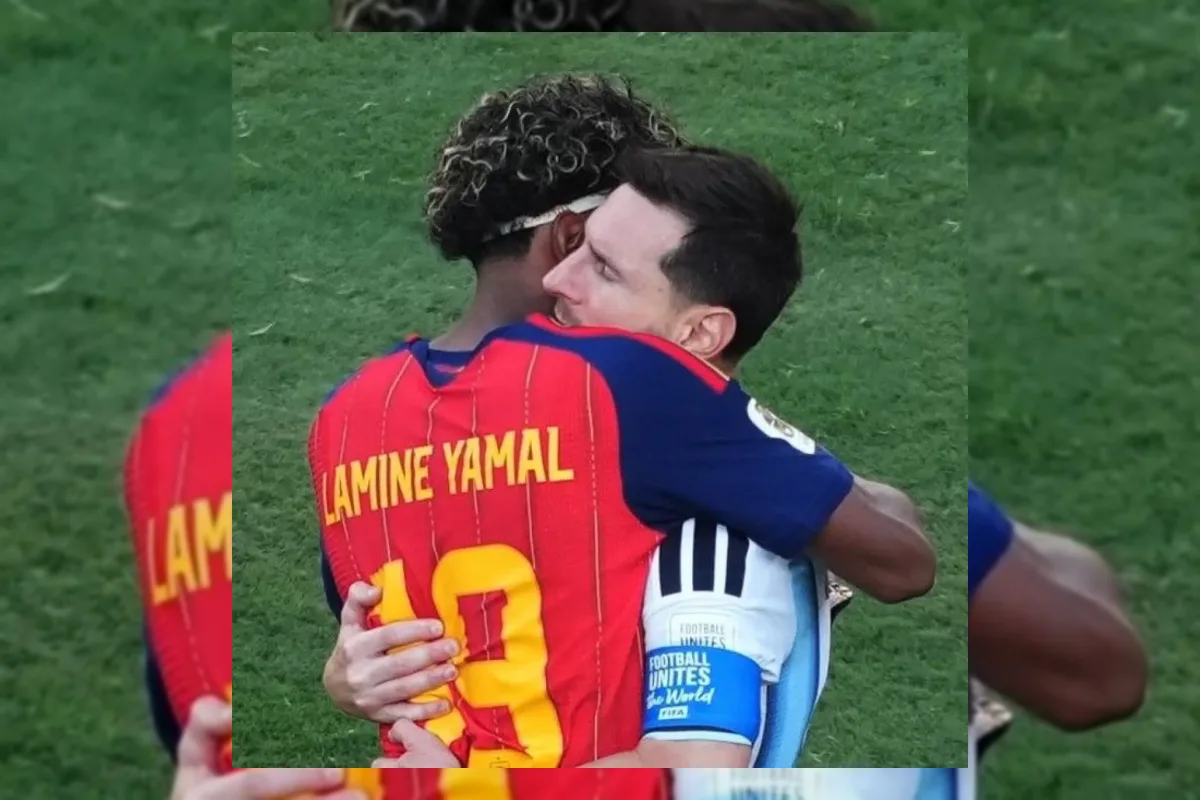 Lamine Yamal saat membela Barcelona