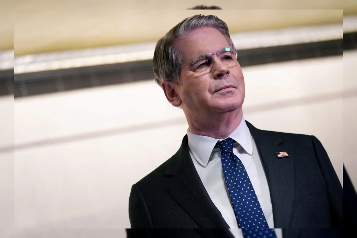 Menteri Keuangan AS Scott Bessent dan Wakil Perdana Menteri China He Lifeng dalam pertemuan dagang di Washington