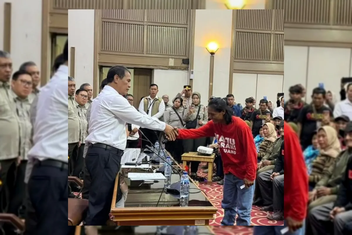 Menteri Pertanian Amran Sulaiman bertemu petani Indramayu membahas irigasi dan pupuk