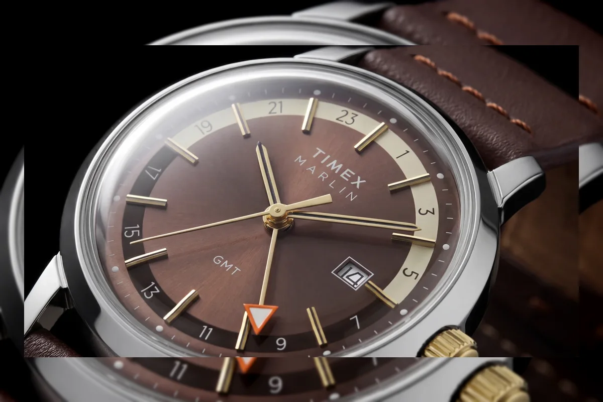 Jam tangan Timex Marlin Quartz GMT dengan dial ice blue dan chocolate brown