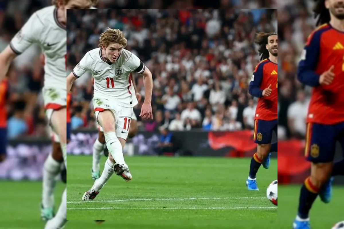 Pemain Inggris dan Spanyol bertanding di Stadion Wembley