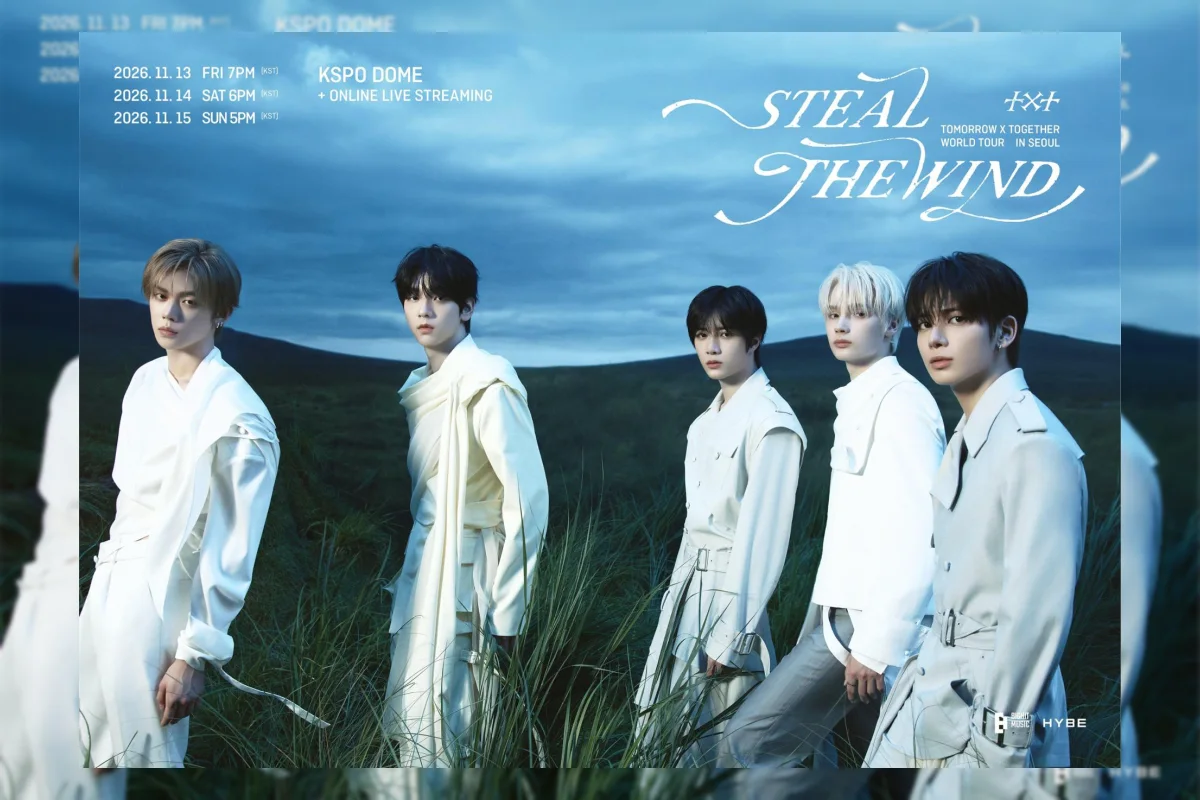 Grup K-pop Tomorrow X Together (TXT) saat tampil di atas panggung