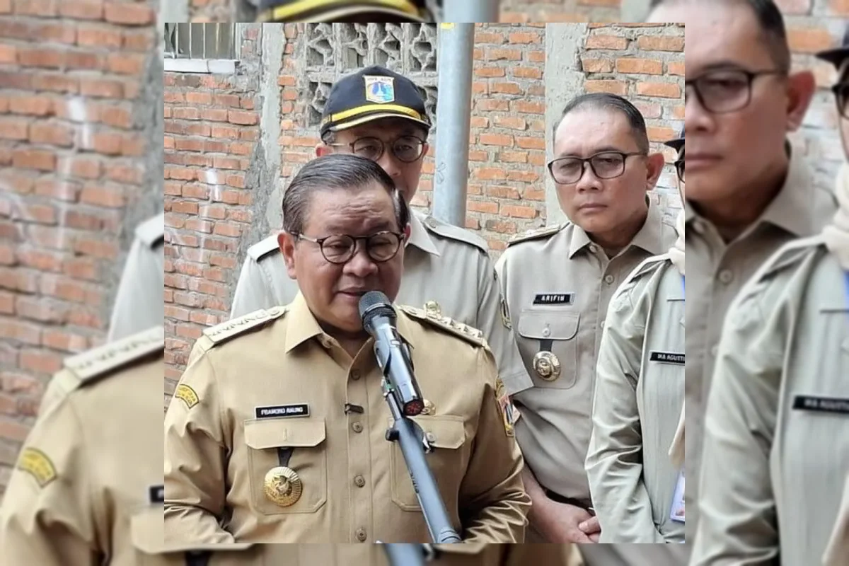 Gubernur DKI Jakarta Pramono Anung saat memberikan keterangan