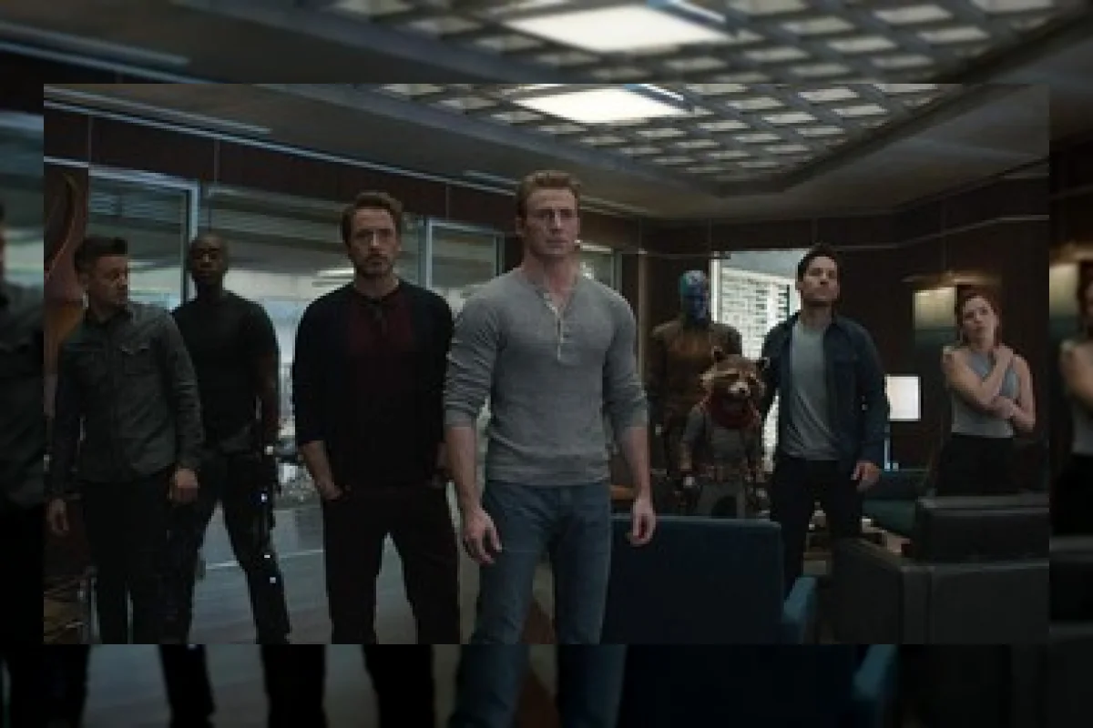 Poster Avengers: Endgame Encore yang memuncaki box office Amerika Utara
