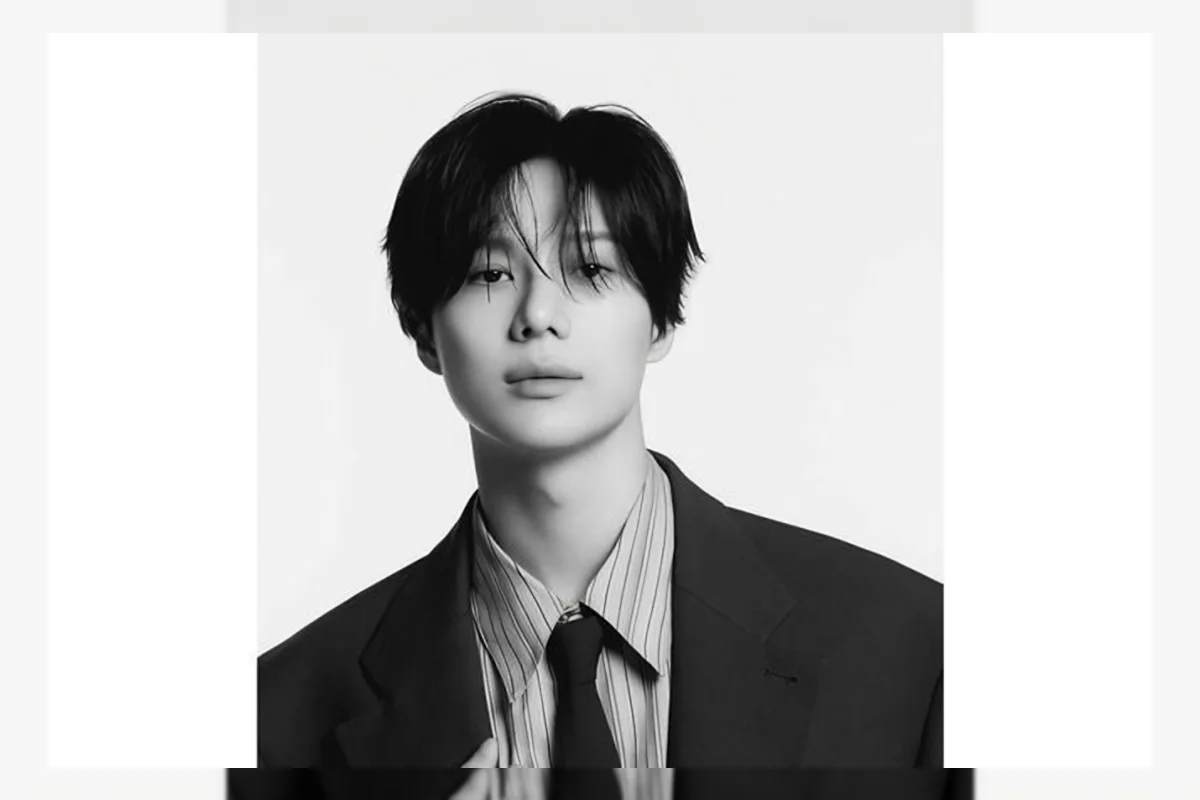 Taemin anggota SHINee saat tampil di atas panggung konser