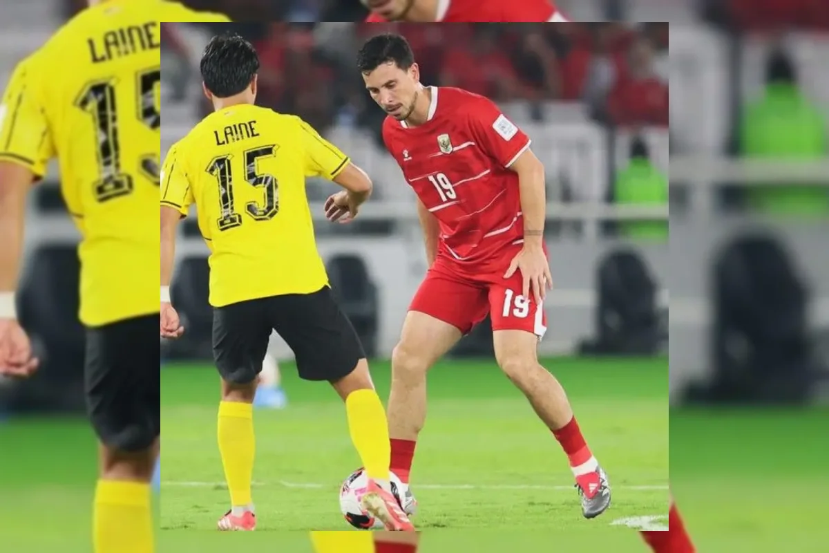Thom Haye menerima kartu merah saat Timnas Indonesia melawan Malaysia