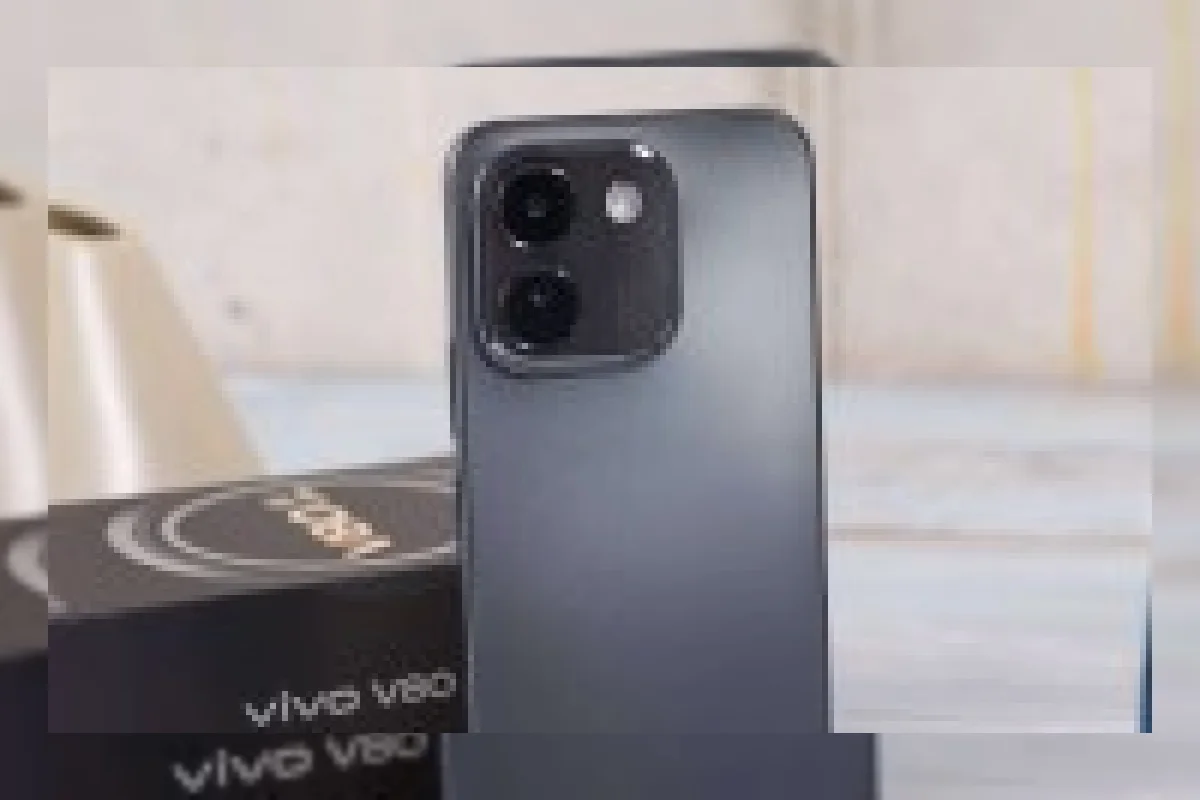 vivo V80 Lite saat proses unboxing
