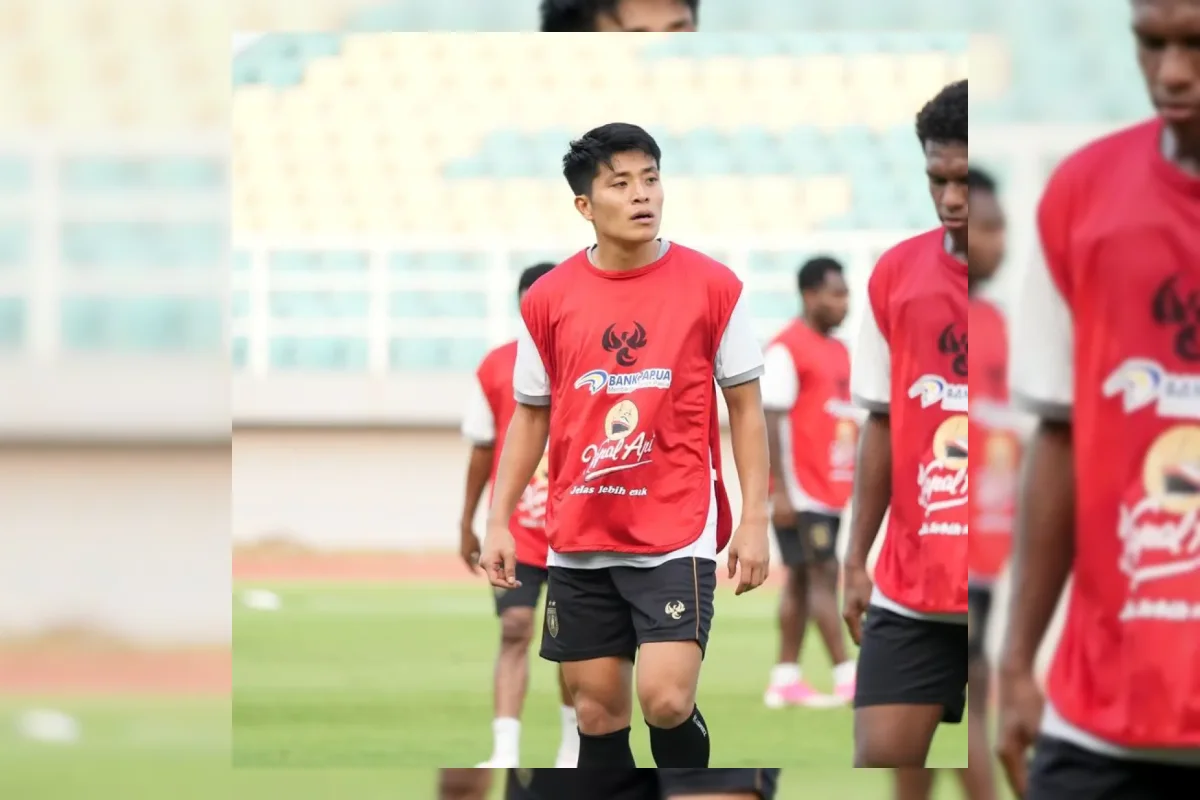 Gelandang Jepang Takuya Matsunaga saat memperkuat Persipura Jayapura