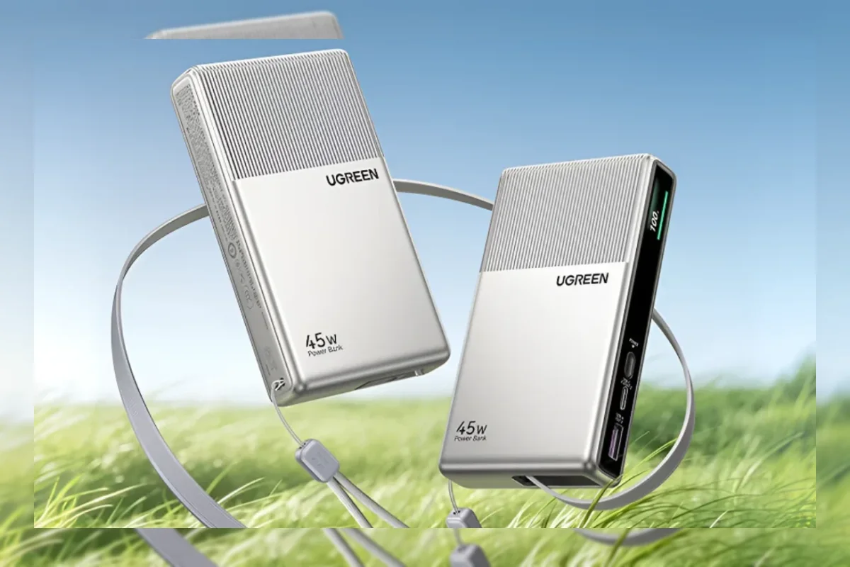 Power bank Ugreen P7 dengan dua kabel USB-C bawaan dan layar warna TFT