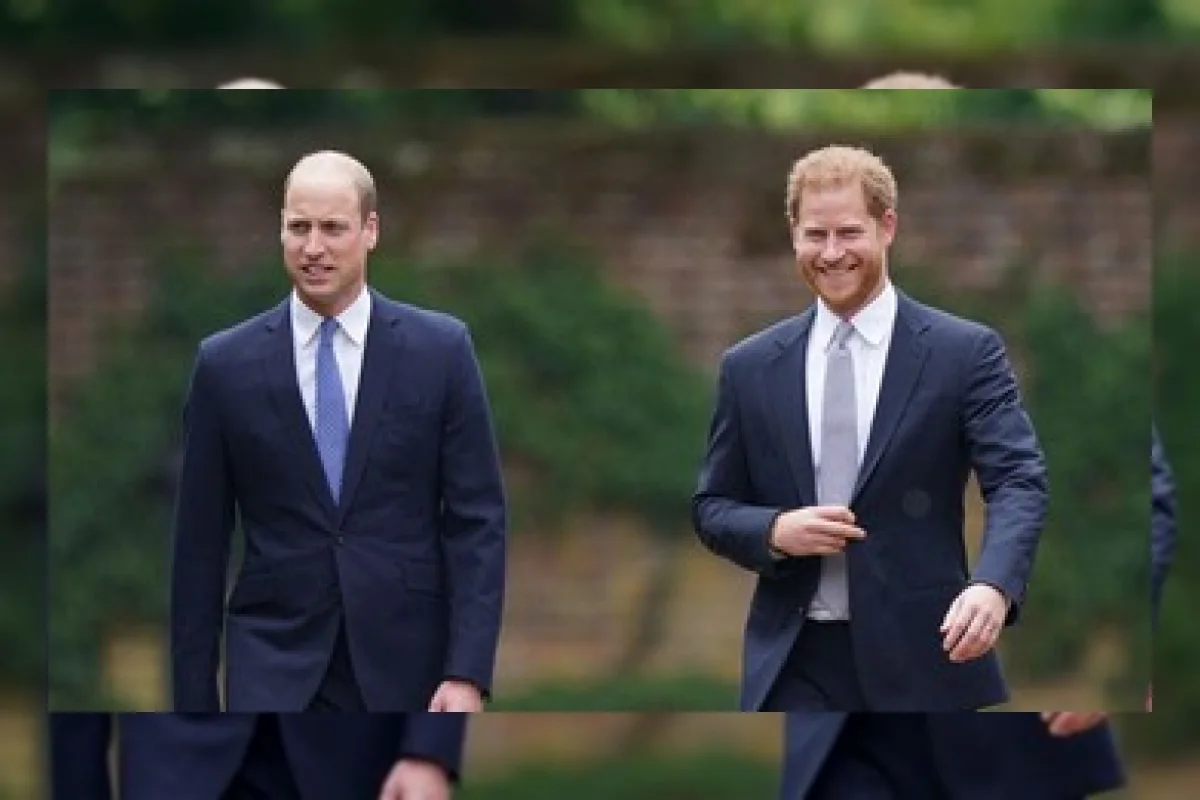 Raja Charles III bersama Pangeran William dan Pangeran Harry
