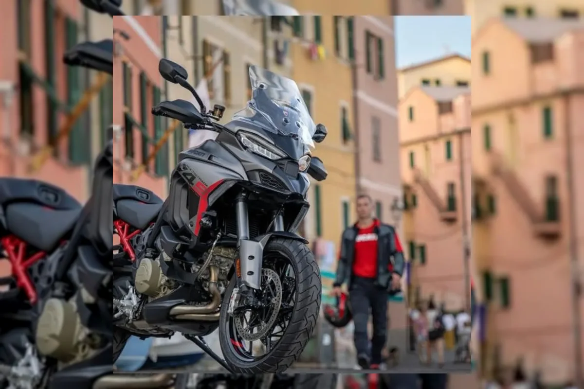 Motor Ducati Multistrada V4 S Grand Tour untuk perjalanan jarak jauh
