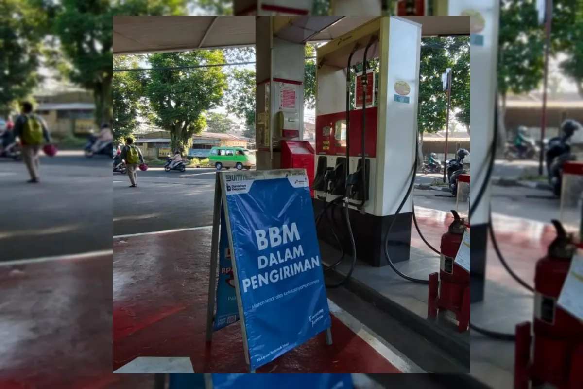 Ilustrasi pasokan bahan bakar minyak (BBM) impor Indonesia yang terdampak konflik Timur Tengah