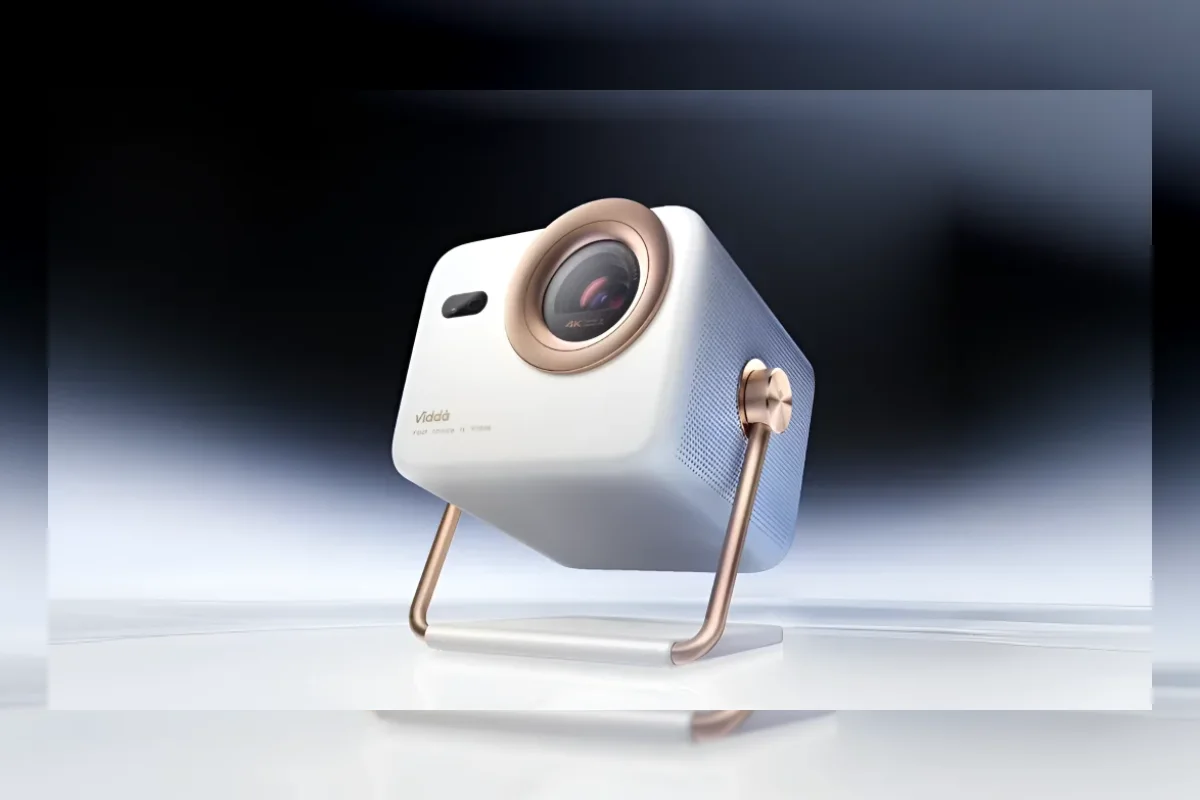Proyektor Vidda Big Eye M2 Pro dengan gimbal 360 derajat