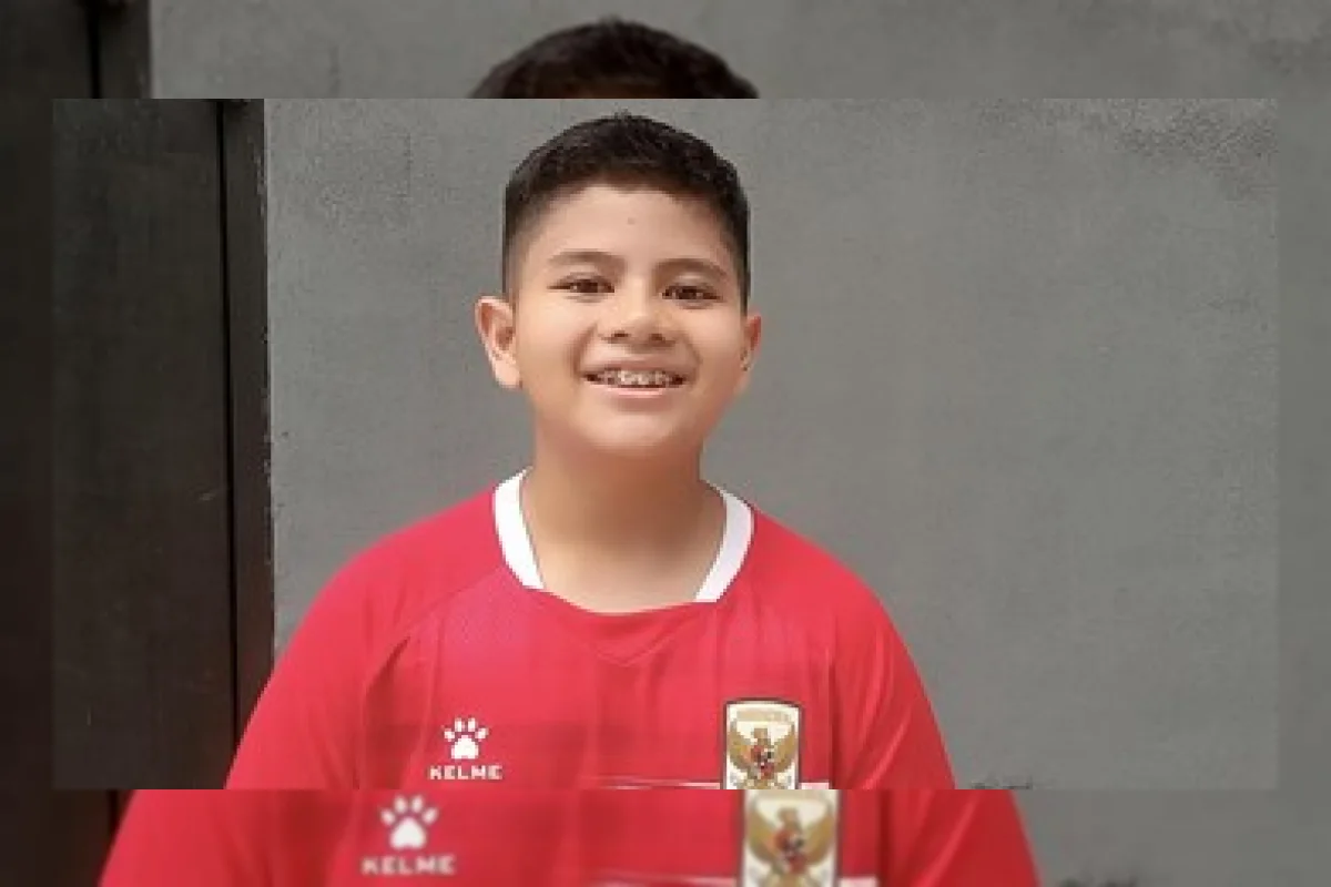 Penyanyi cilik Prince Poetiray saat tampil di Stadion Utama Gelora Bung Karno