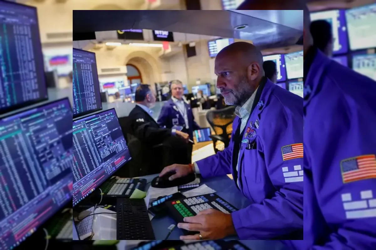 Ilustrasi penurunan indeks saham Wall Street akibat kenaikan yield Treasury