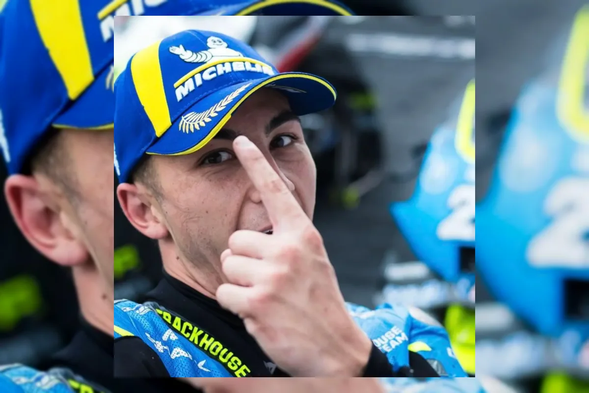 Raul Fernandez merayakan posisi terdepan MotoGP Indonesia 2026 di Sirkuit Mandalika