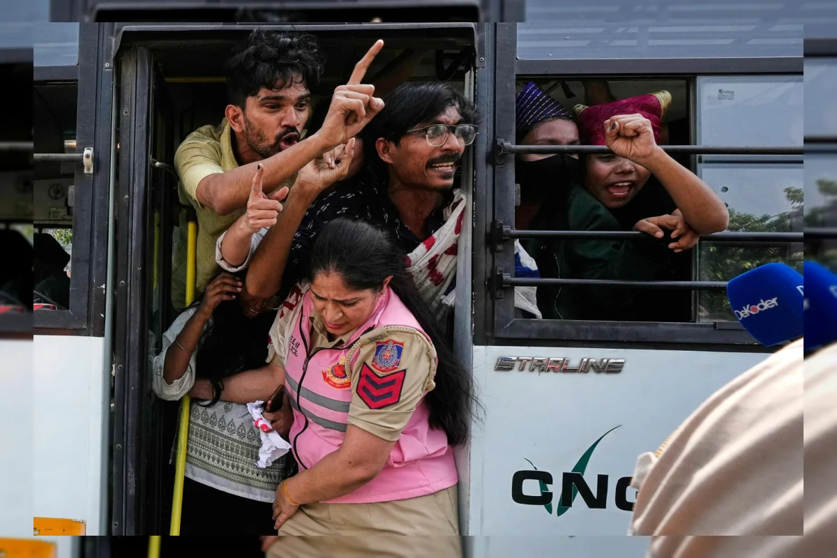 India Gagalkan Aksi Protes Pemuda Menentang Revisi Daftar Pemilih