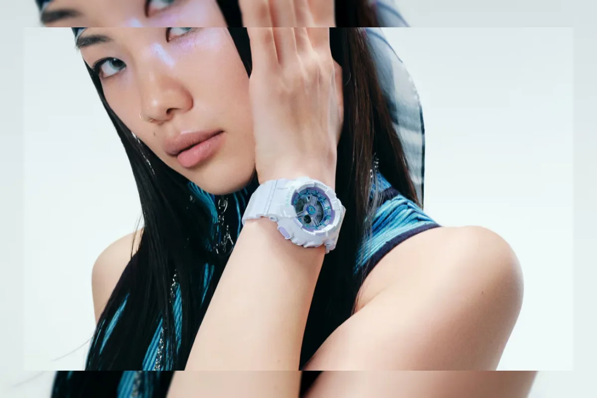 Jam tangan Casio Baby-G BA110MC dengan dial analog-digital dan aksen metalik